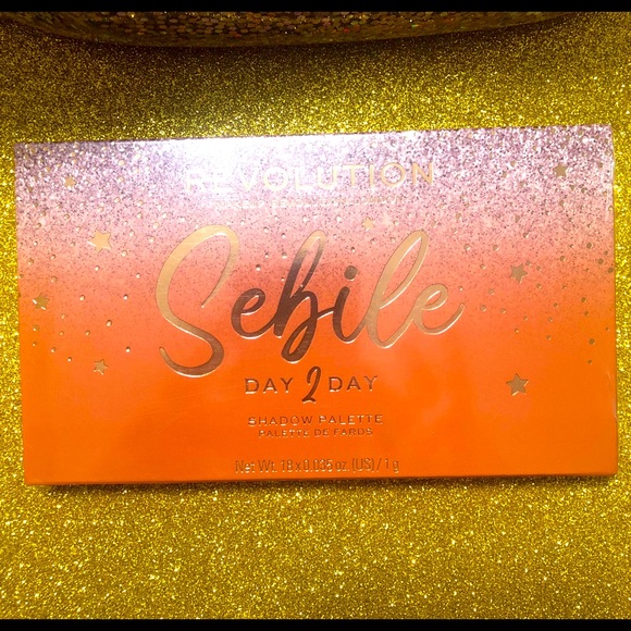BNIB Sealed! Revolution Sebile Day 2 Day Shadow 🎨 - Picture 1 of 2